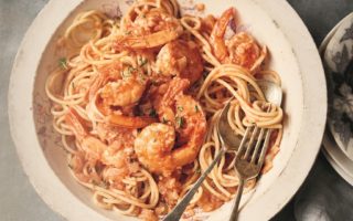 Recipe: Make Claudia Roden’s spaghetti with prawns Provençal