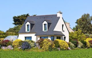 Selling a house in France: can you use more than one estate agent?