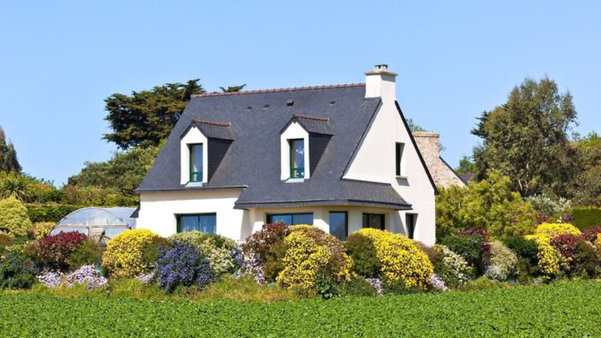 Selling a house in France: can you use more than one estate agent?