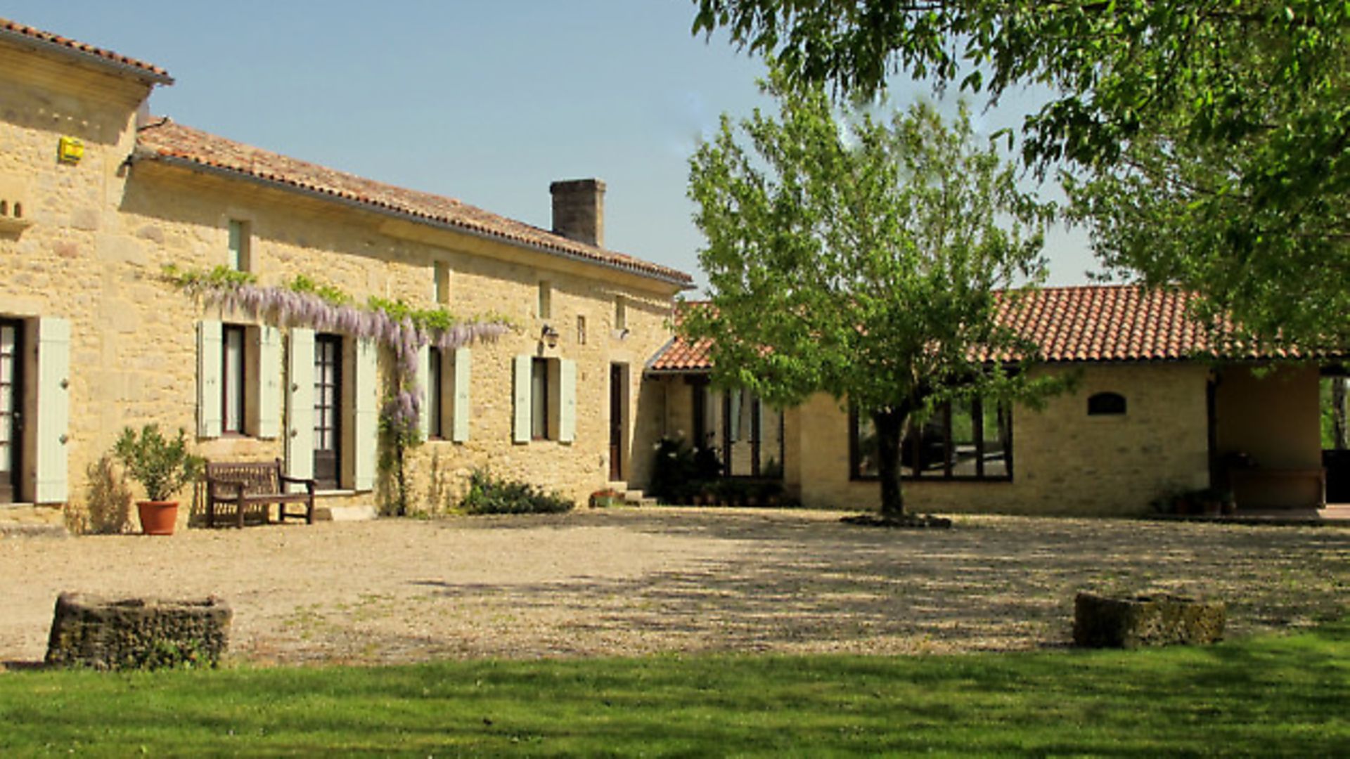 Interview an agent in southwest France Complete France