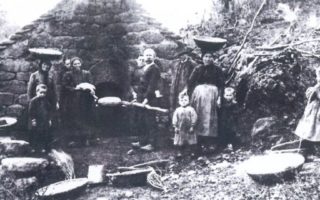 How to bake in an old French bread oven