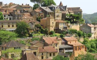 Currency exchange in France: forward contracts and timing