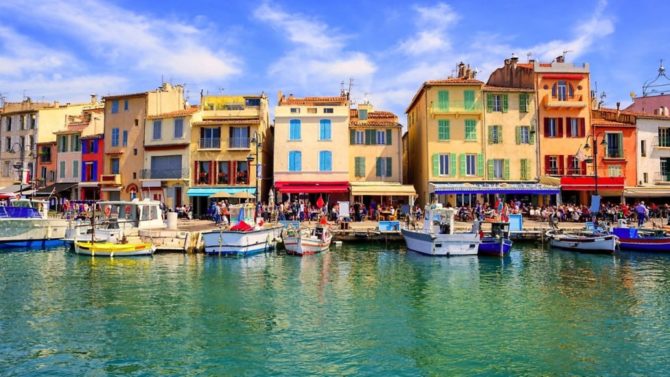 France added to amber list of travel destinations