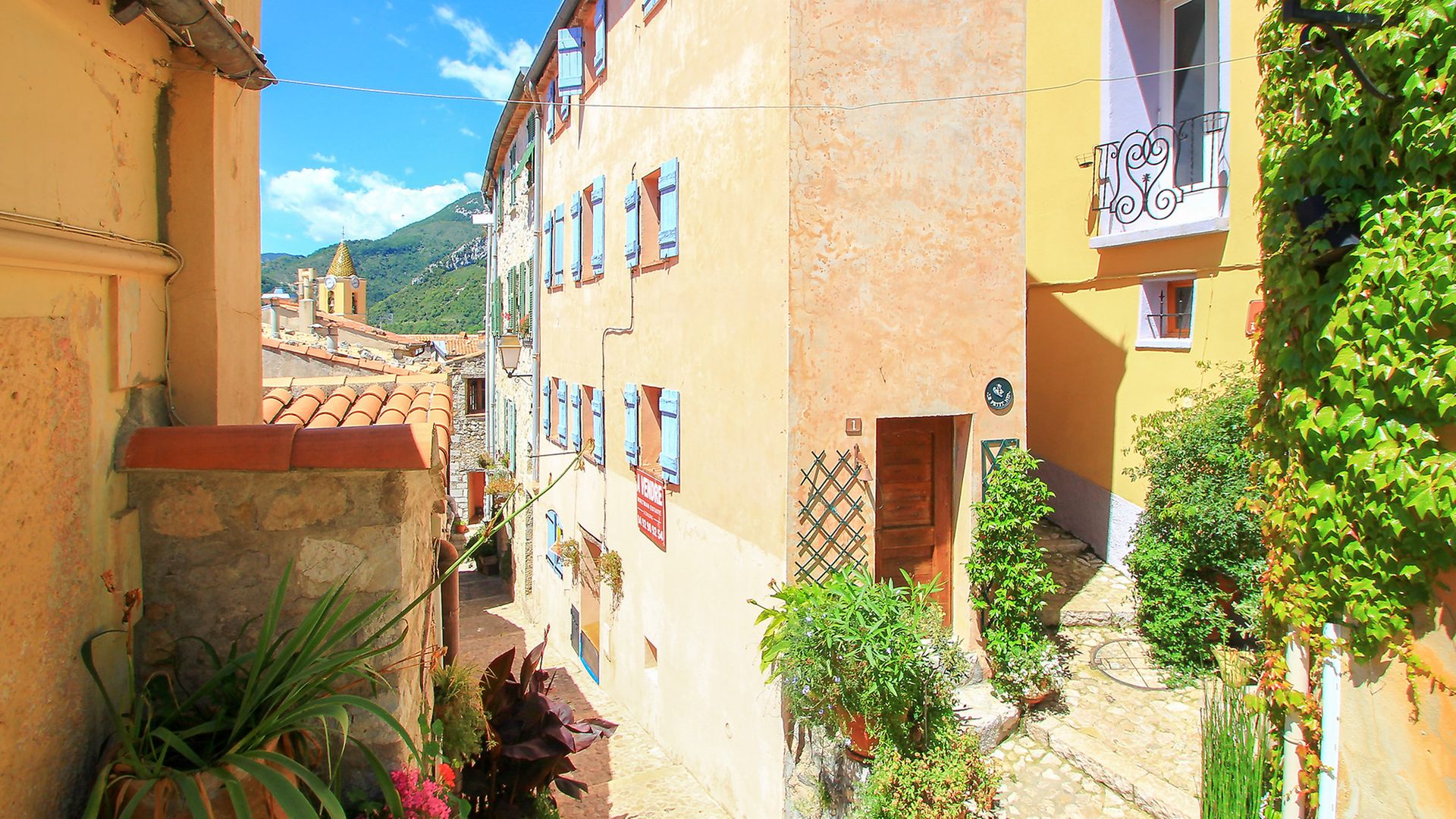 5 properties in France under €200,000 Complete France