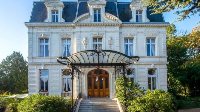 8 top château hotels in France