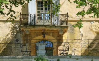 What are the differences between French and UK mortgages?