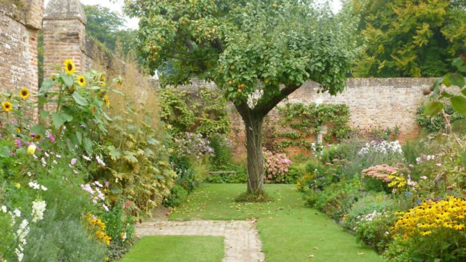 How to plan your garden in France