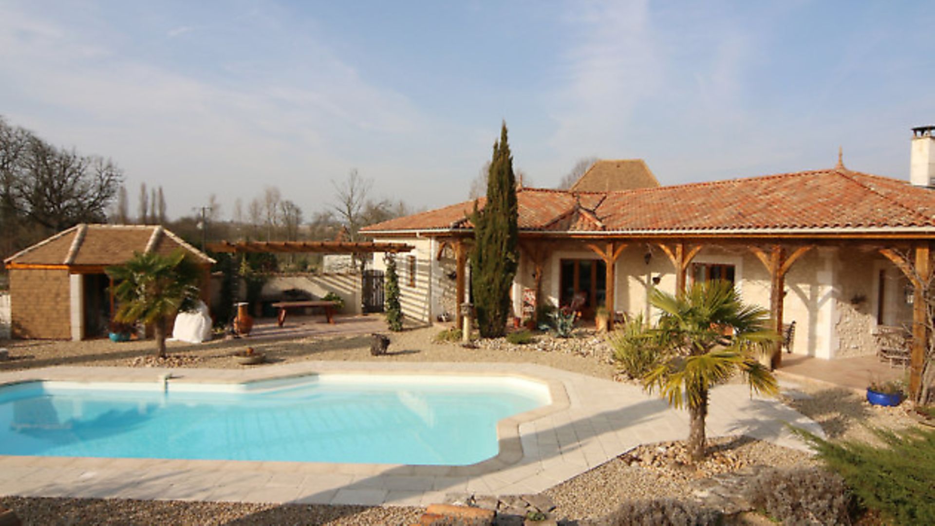 Property pick contemporary house in Charente Complete France