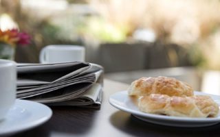 Ways to keep up with current affairs in France