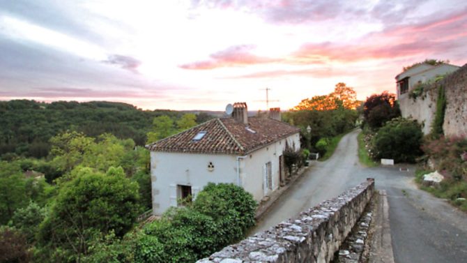 Stretch for the stars: a yoga retreat in Lot-et-Garonne