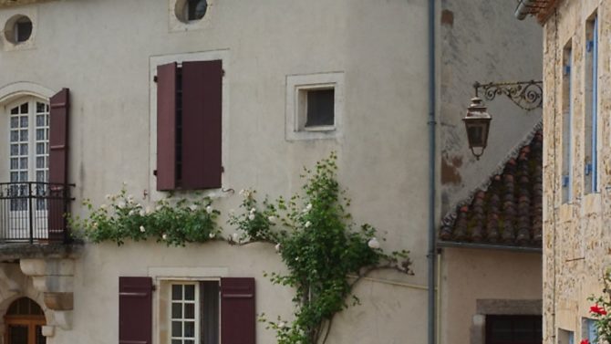 A guide to long-term renting in France: 7 things to consider