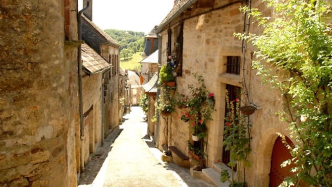 7 things to consider before buying in a French village