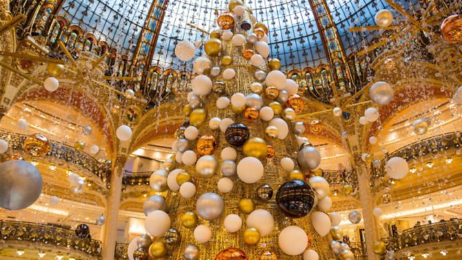 This is why you should visit Paris at Christmas