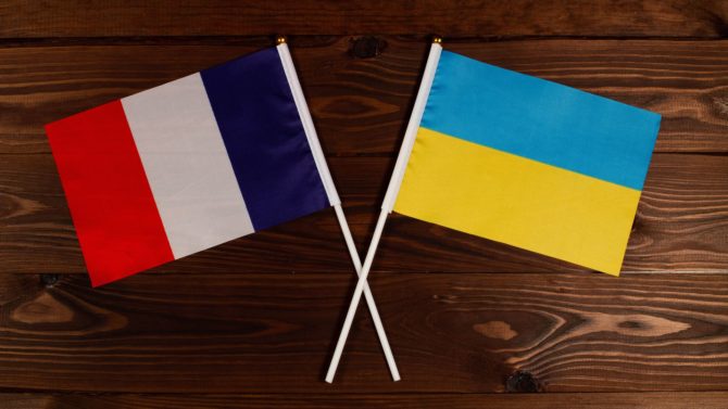 How can British expats and French property owners help Ukrainian refugees?