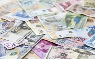 How playing the currency market can save you money