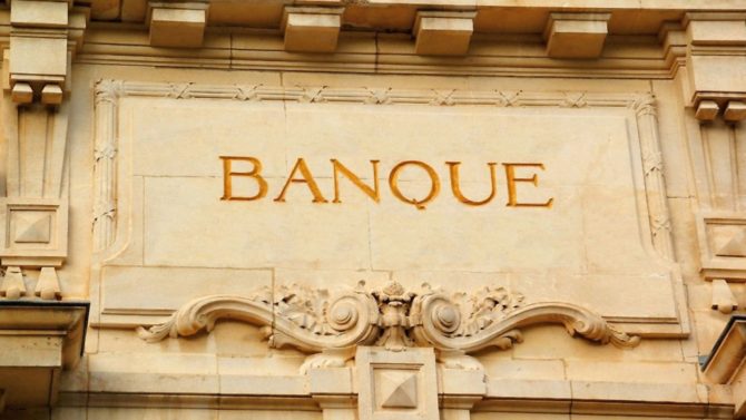 How to choose a French bank and account