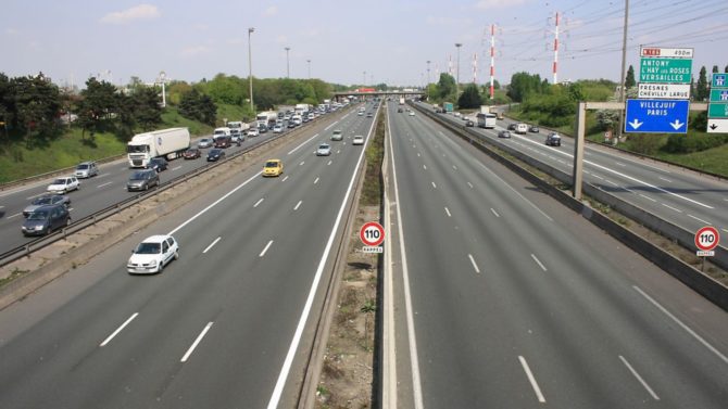 14 things you should know about French driving etiquette