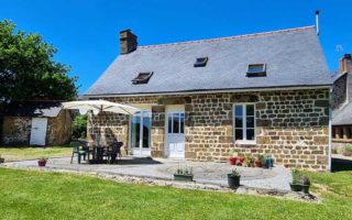 9 country houses for sale in France’s Nouvelle-Aquitaine that make us go “ooh!”