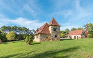 “Dear British friends…we will protect you,” Macron tells Francophiles keen to stay in or move to France