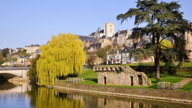 Best places to retire to in France