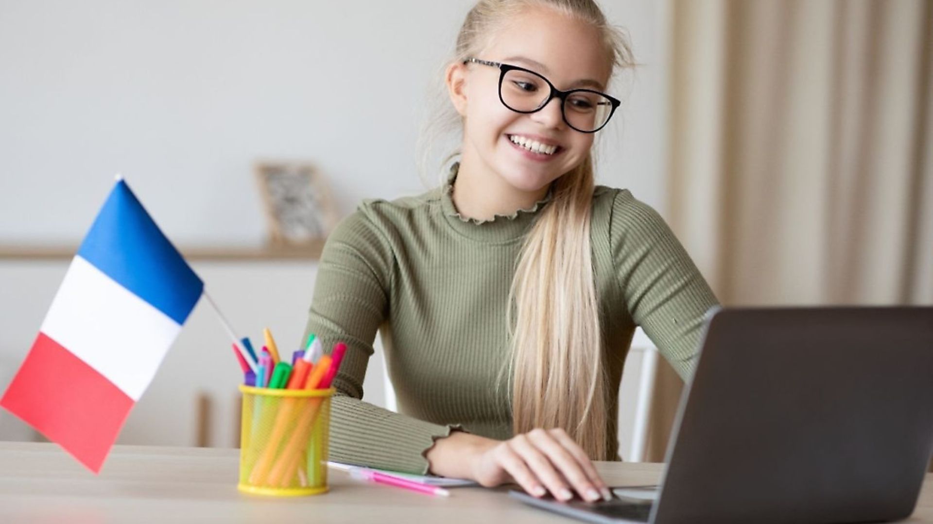 Best online language classes for learning French Complete France