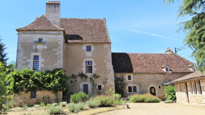 Buy a manor house in France!