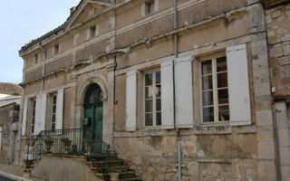 5 properties to renovate in France
