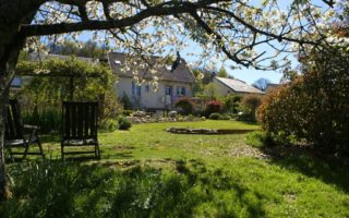 Setting up an open charity garden event in Limousin