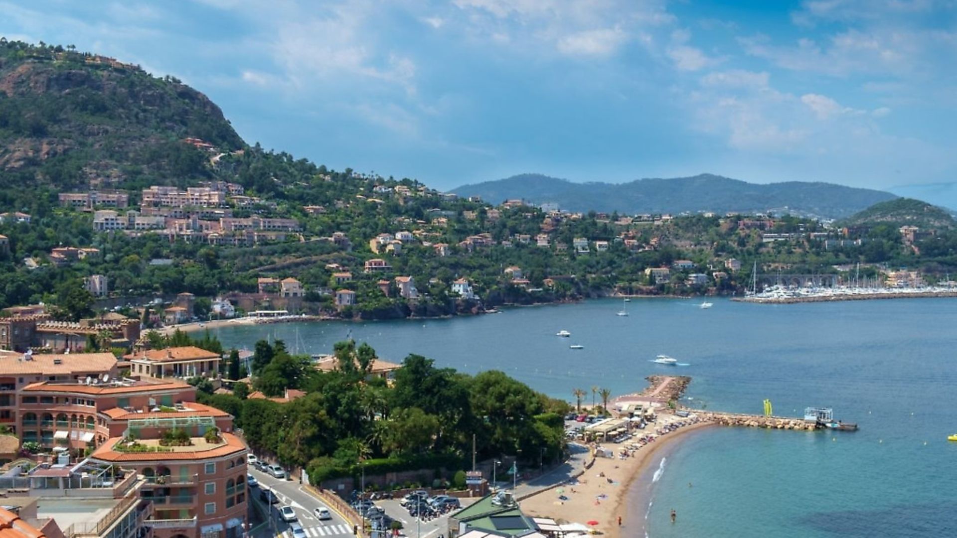 French properties by the sea for sale under €300,000 Complete France