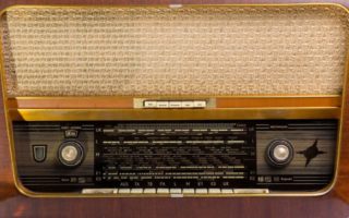 23 French words you will hear on the radio in France