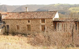 7 reasons to buy a French property to renovate