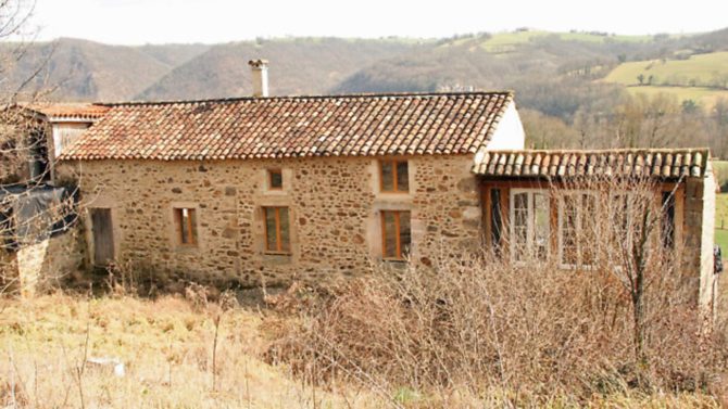 7 reasons to buy a French property to renovate