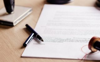 How do you register a death in France?