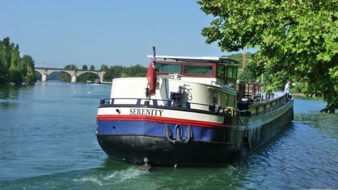 Cruising on a canal barge: the best way to see the Champagne region