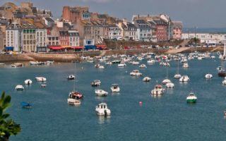 Explore the real France guided by a local