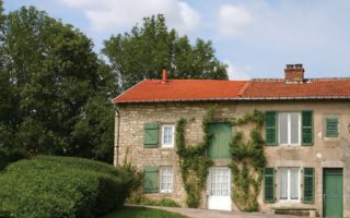 How to set up your home and car insurance in France