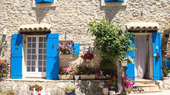 Showcase your French holiday property in FRANCE Magazine