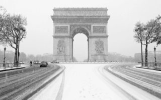 The biggest snowfall in decades fell on Paris and it looks like a fairy tale
