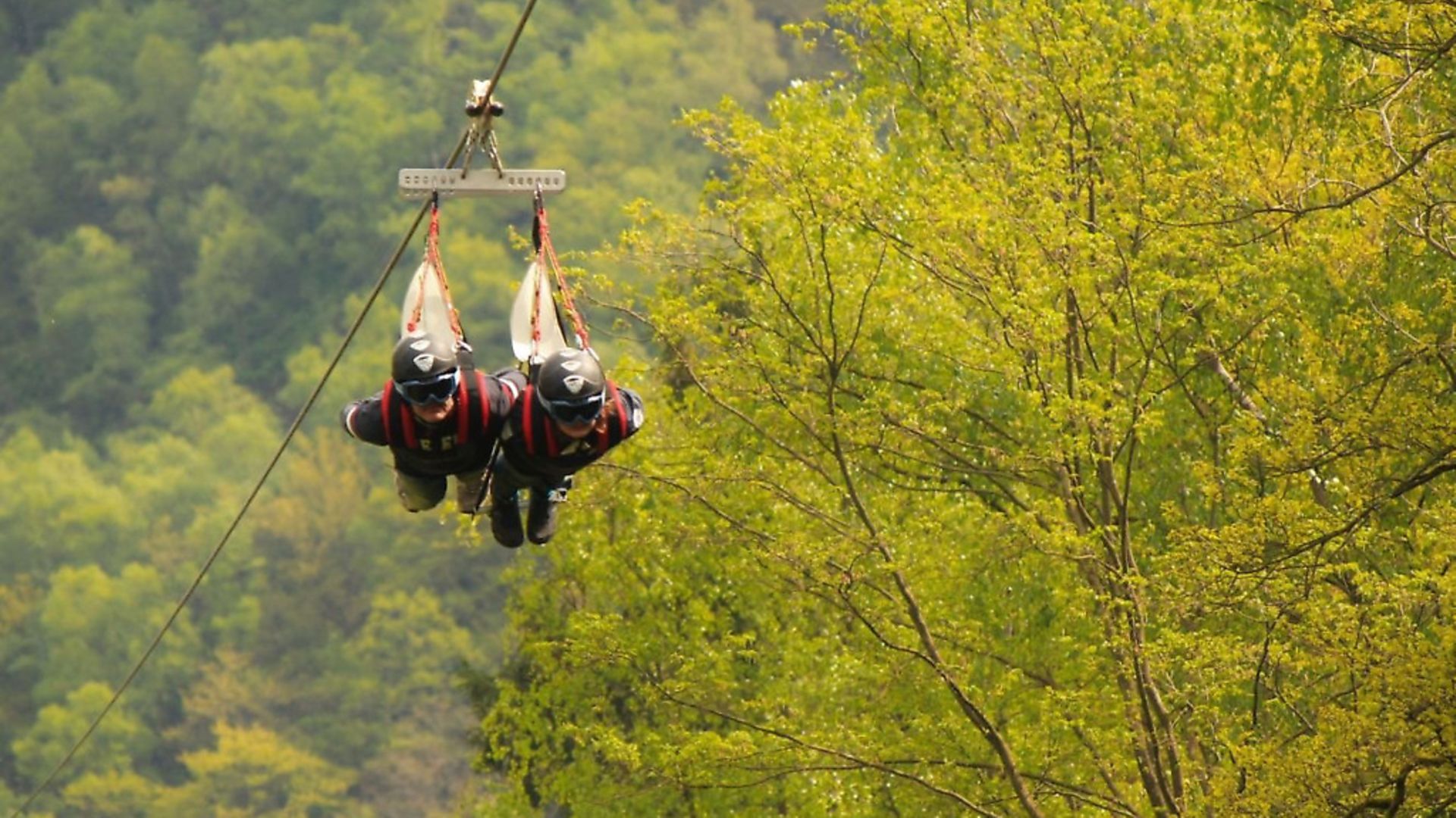 Best zipwire and zipline rides in France Complete France