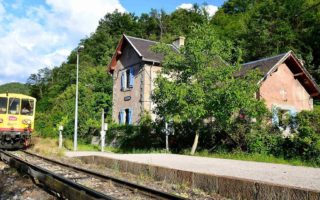 10 old railway cottages and former station houses for sale in France