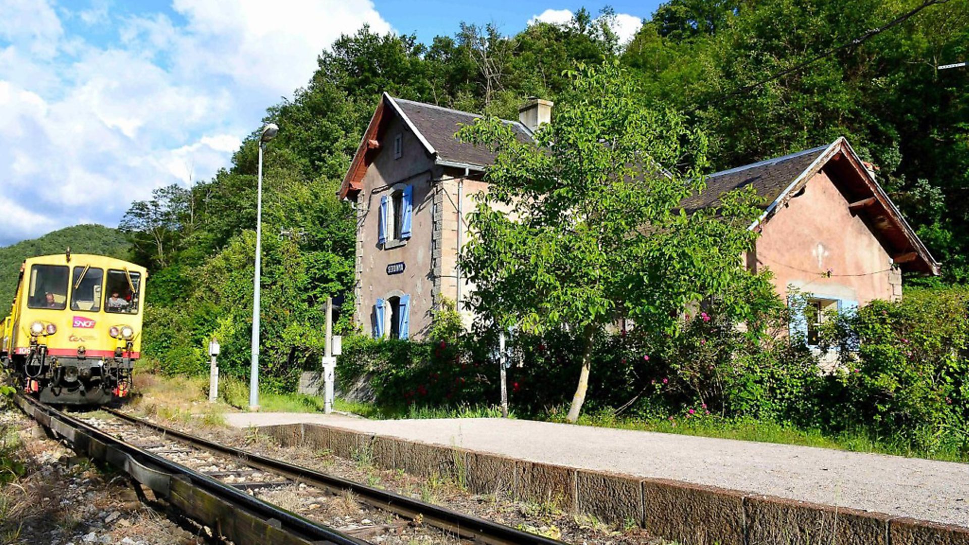 Station houses and railway cottages for sale in France Complete France