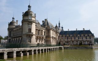 5 James Bond filming locations to visit in France