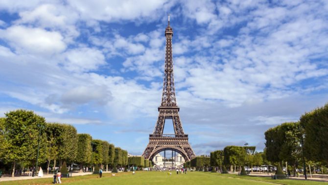 Explore Paris on a budget