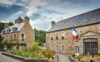 Do mayors get first right of refusal on French properties?