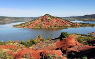 Explore the Lac du Salagou, a lake like nowhere else in France