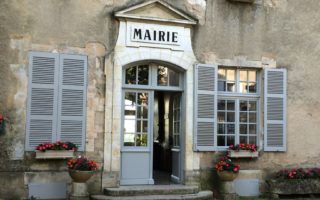 The role of the mayor and mairie in France