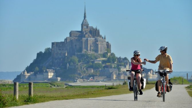 Vive la véloroute! Buy a French property close to a family-friendly cycle path
