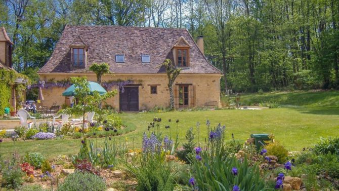 Live well for less! French property price reductions of the month