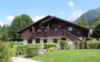3 Alpine apartments in France