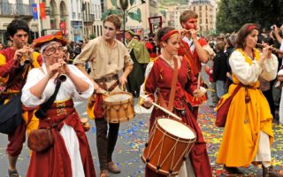 5 ways to integrate into your new community in France